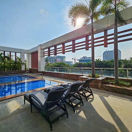 Novotel Chennai Sipcot Eksteriør billede Rooftop pool
